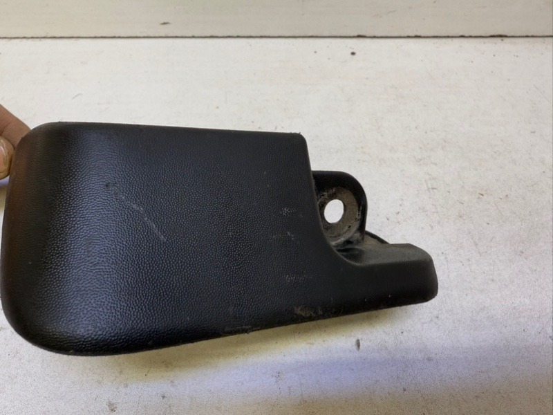 Брызговик задний левый