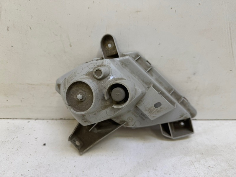 Фара противотуманная правая