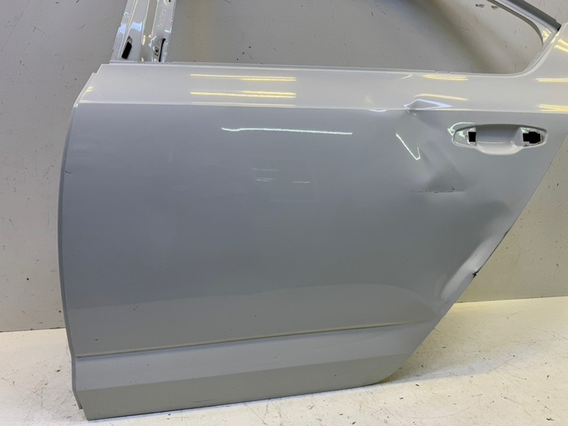 Дверь задняя левая