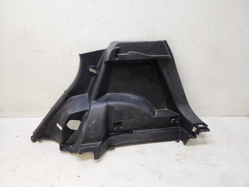 Обшивка багажника