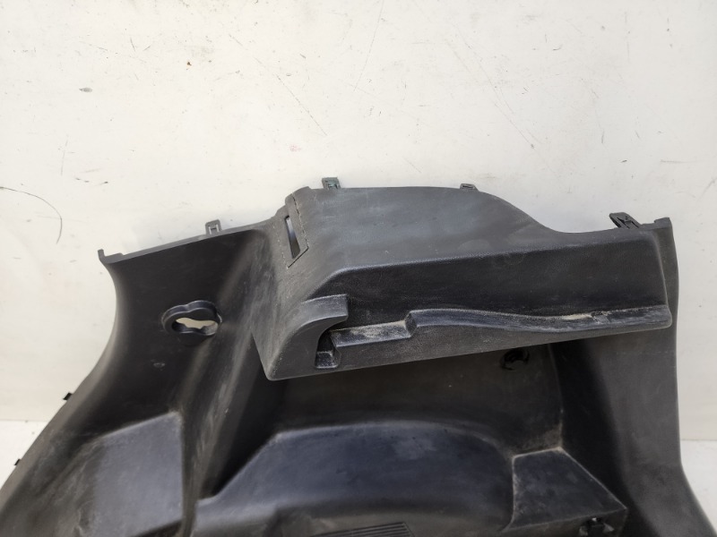 Обшивка багажника