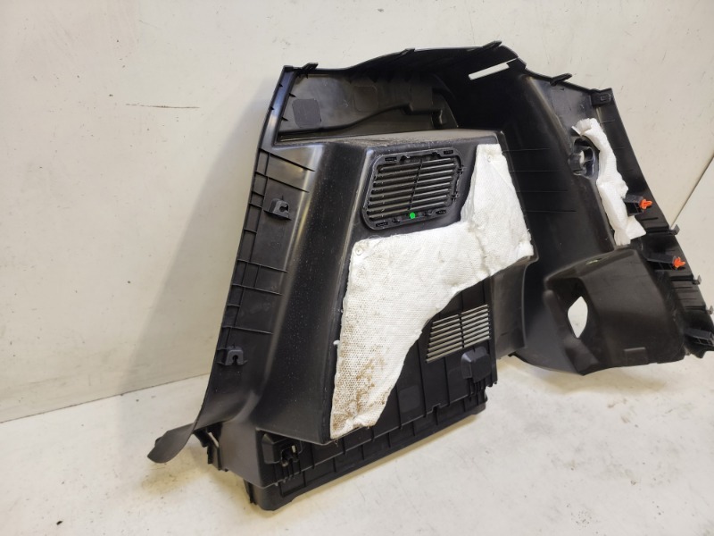 Обшивка багажника