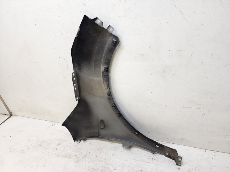 Крыло переднее левое