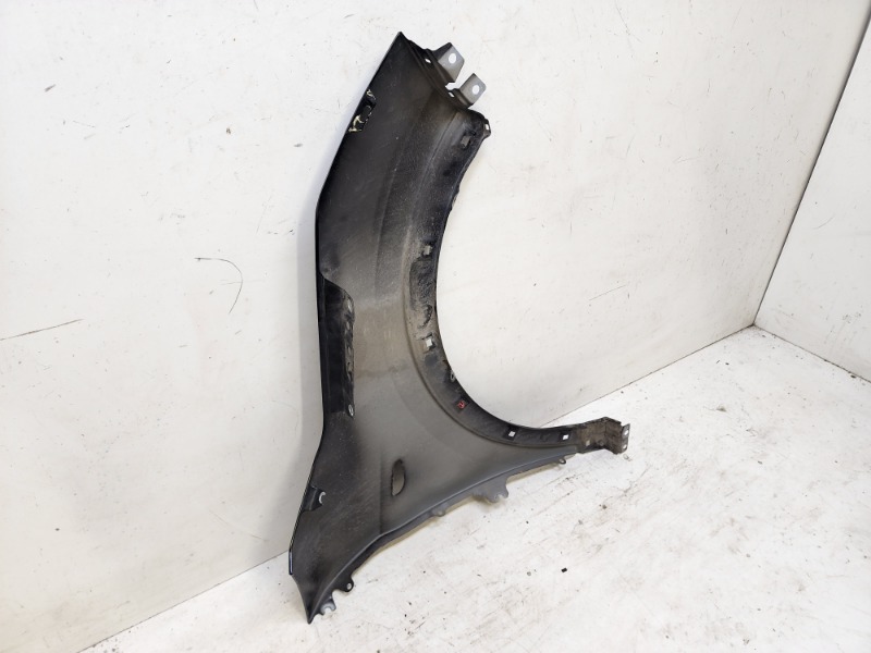 Крыло переднее левое