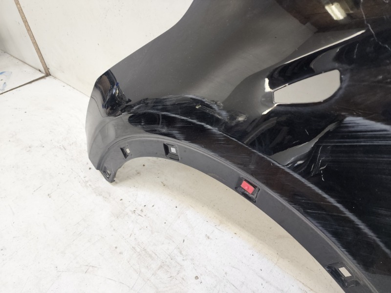 Крыло переднее левое