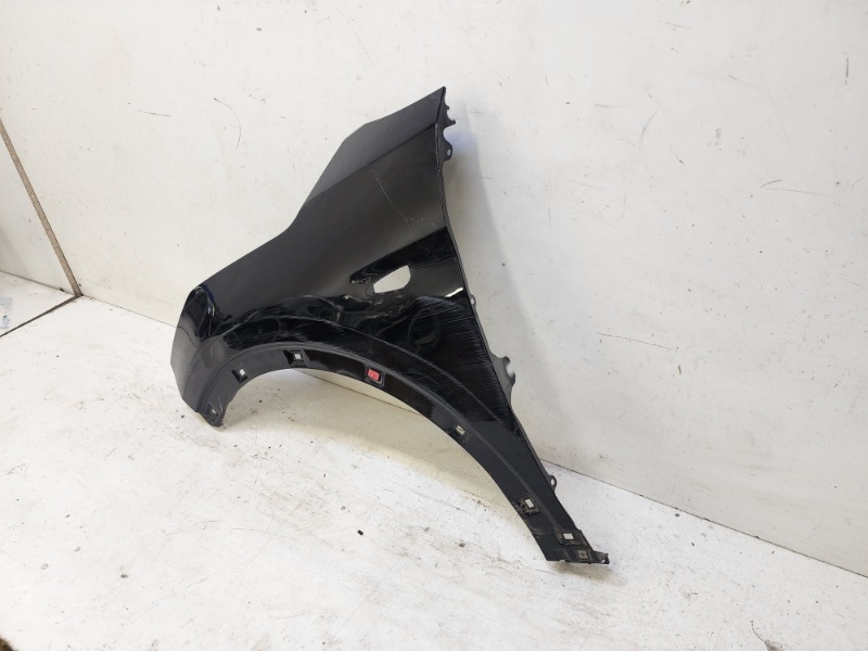 Крыло переднее левое