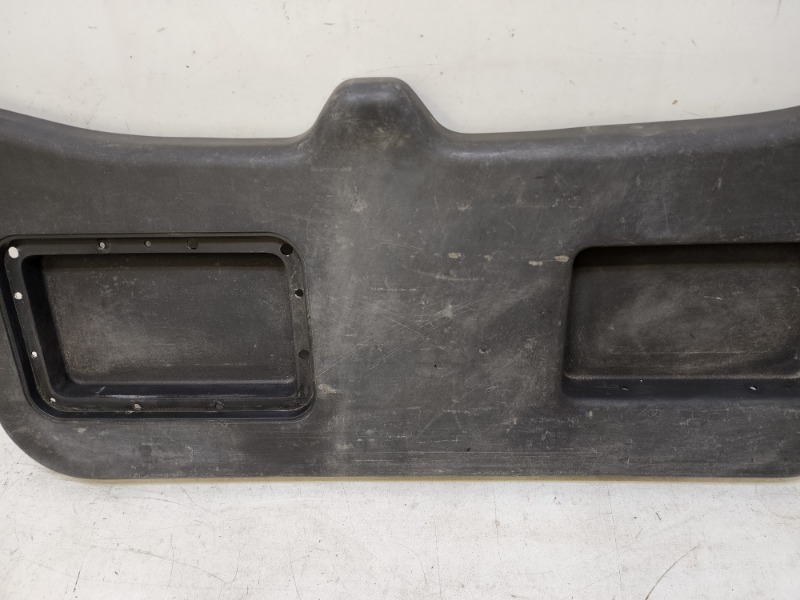 Обшивка багажника