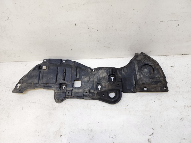 Защита антигравийная левая