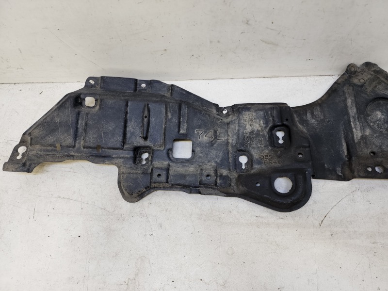 Защита антигравийная левая