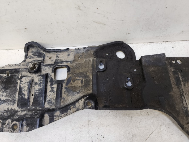 Защита антигравийная левая