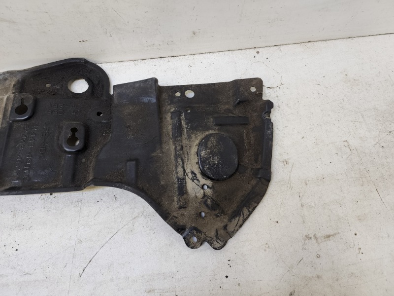 Защита антигравийная левая