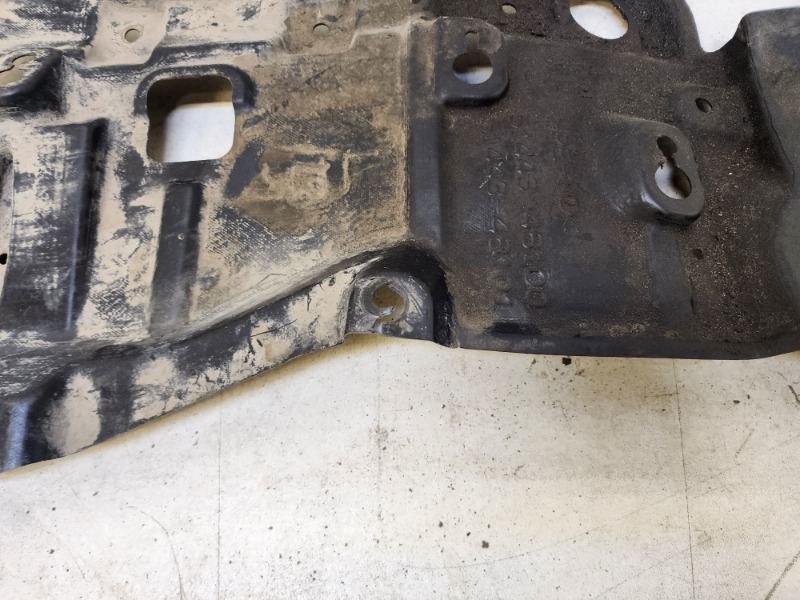 Защита антигравийная левая