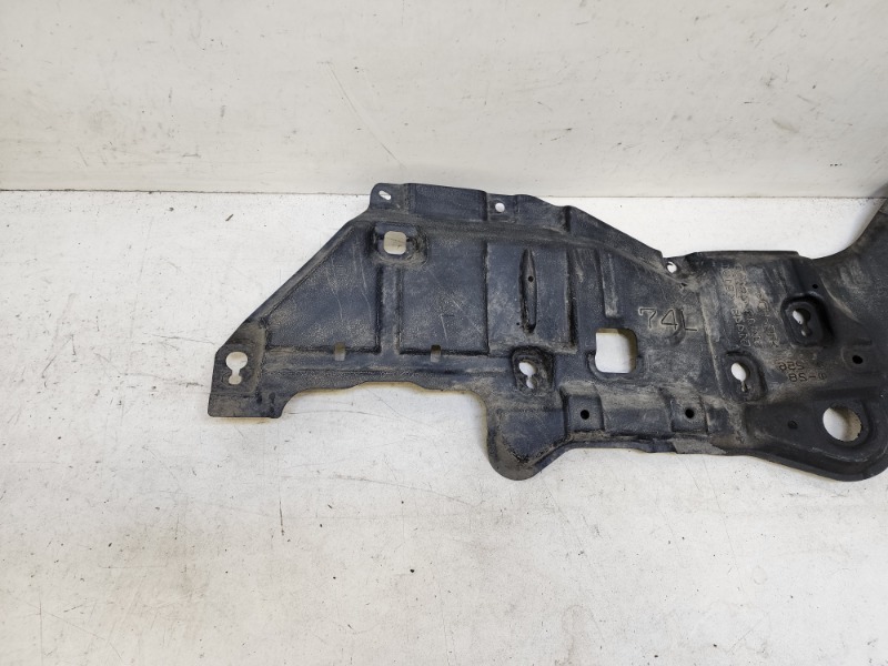 Защита антигравийная левая