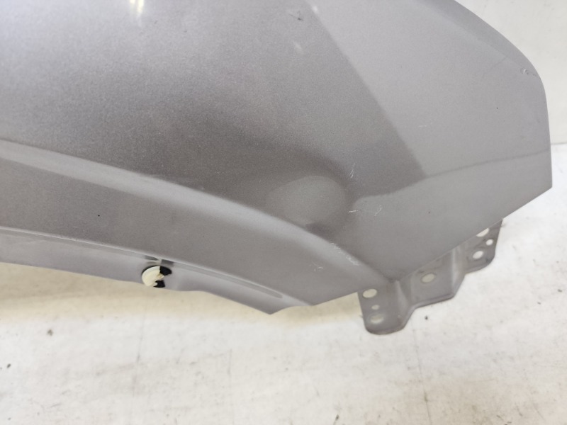 Крыло переднее правое