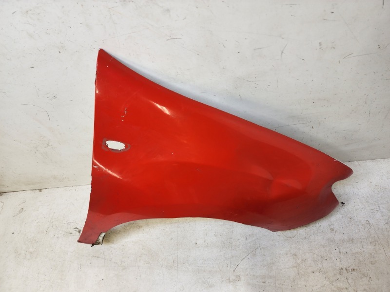 Крыло переднее правое