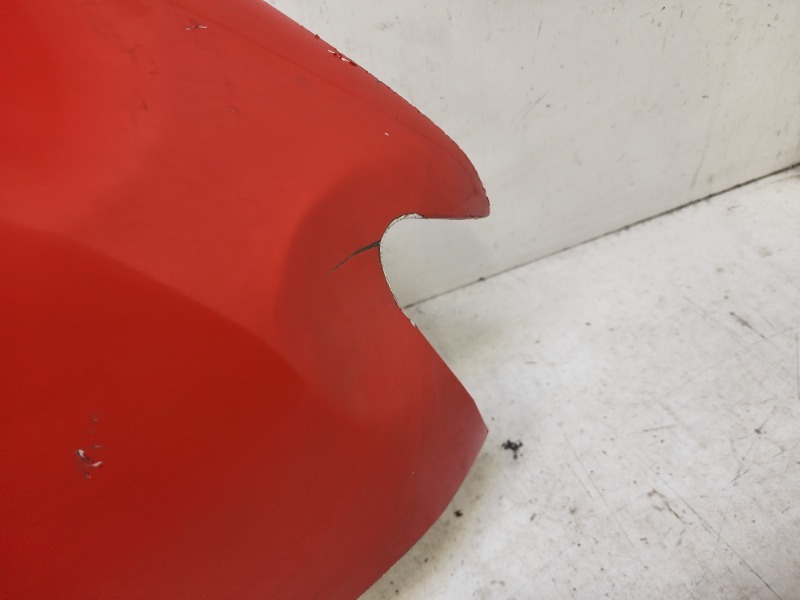 Крыло переднее правое