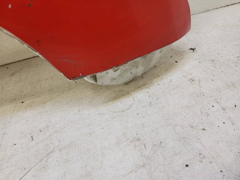 Крыло переднее правое