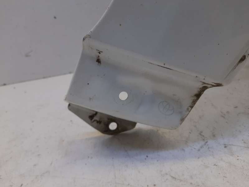 Крыло переднее правое