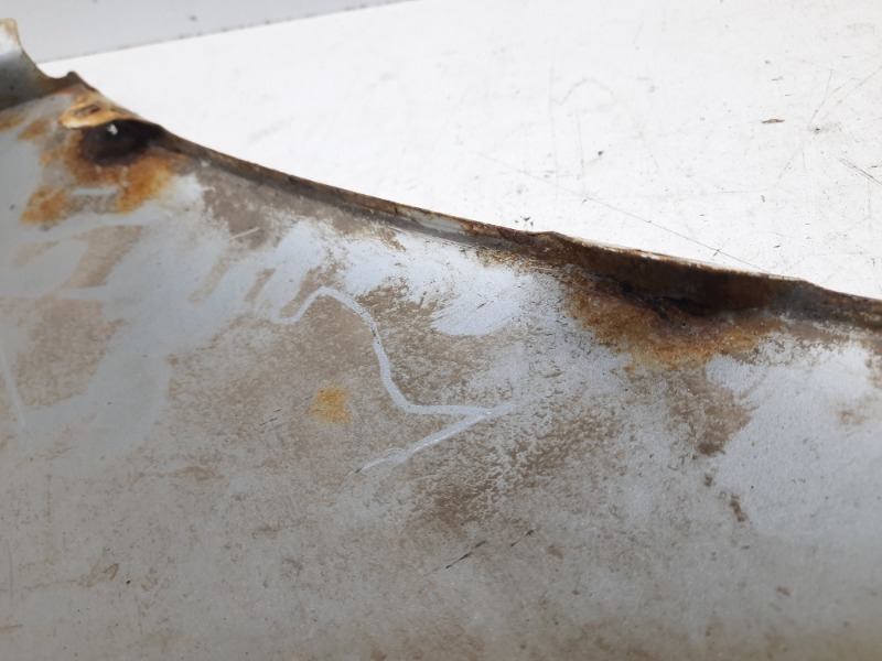 Крыло переднее левое