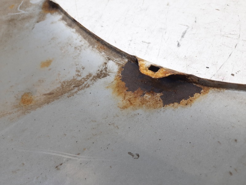 Крыло переднее левое