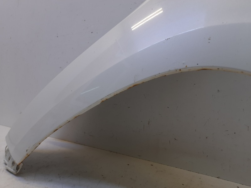 Крыло переднее левое