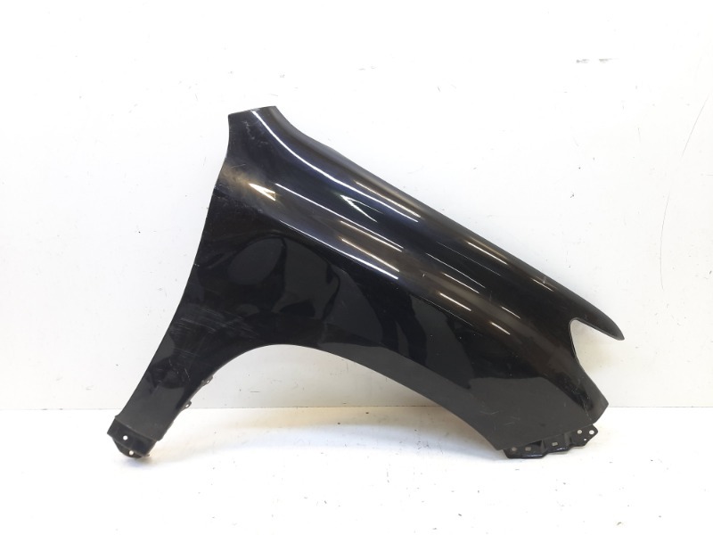 Крыло переднее правое