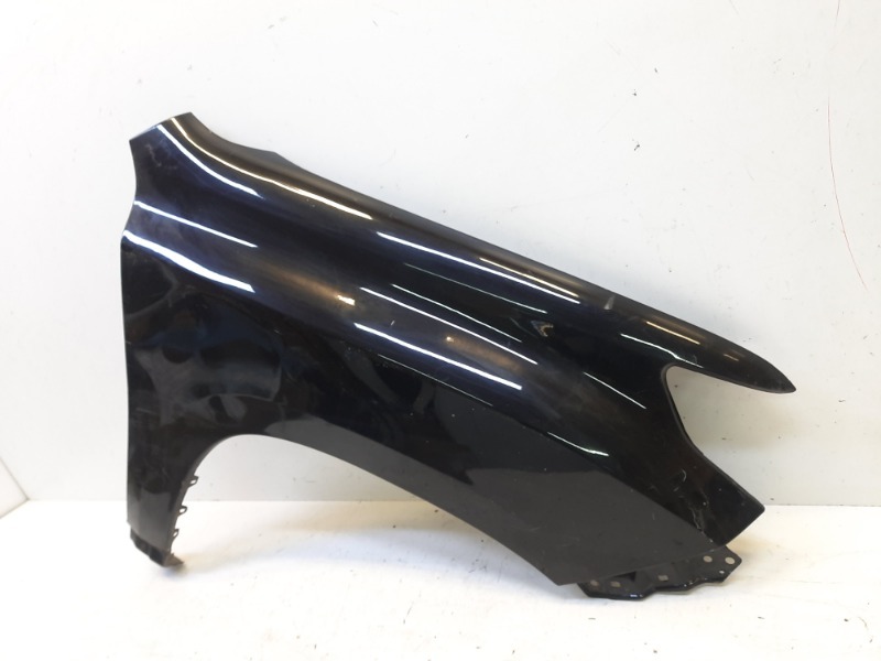 Крыло переднее правое