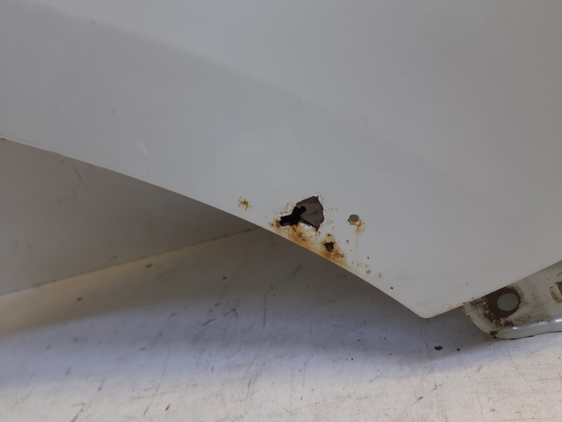 Крыло переднее правое