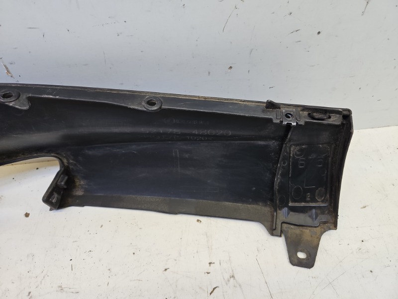 Спойлер заднего бампера