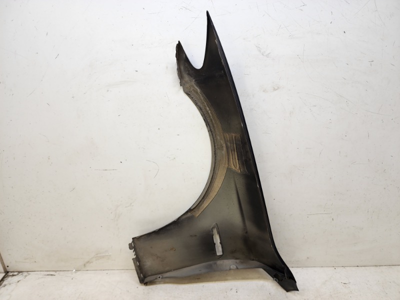 Крыло переднее правое