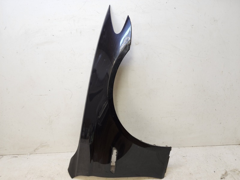 Крыло переднее правое