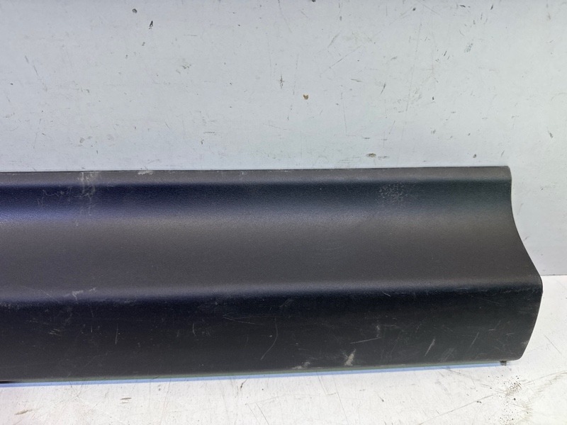 Накладка двери передней левой