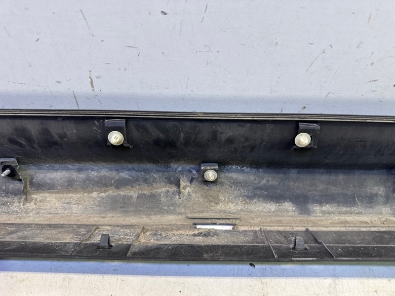 Накладка двери передней левой