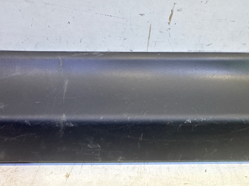 Накладка двери передней левой