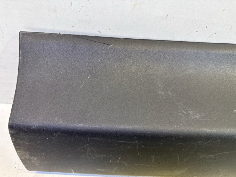 Накладка двери передней левой