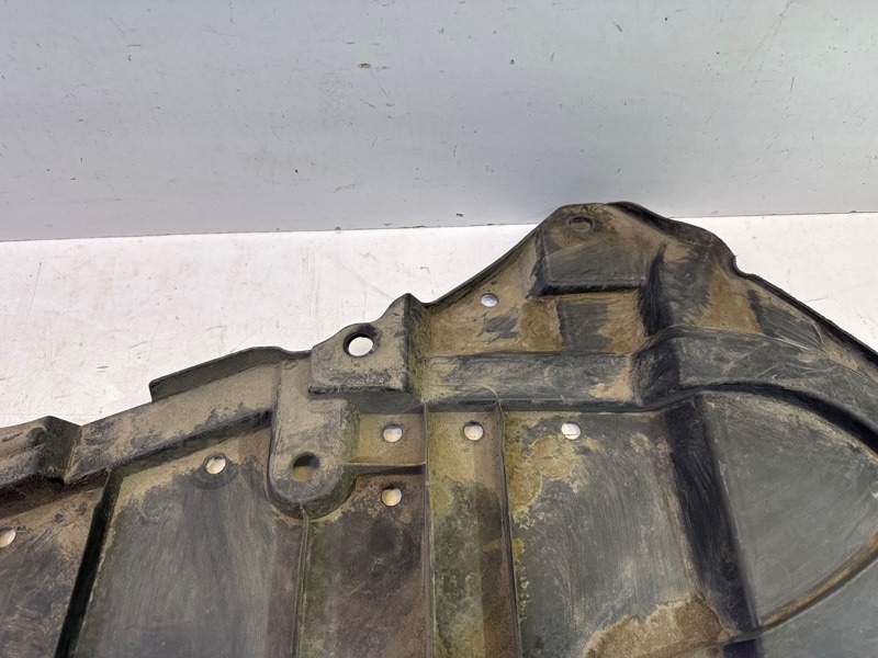 Пыльник двигателя