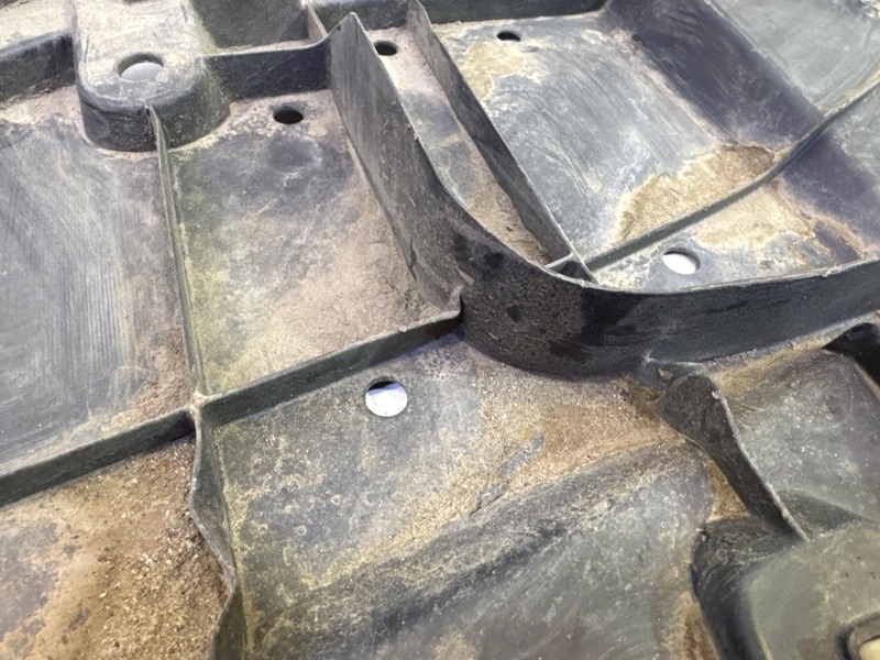 Пыльник двигателя