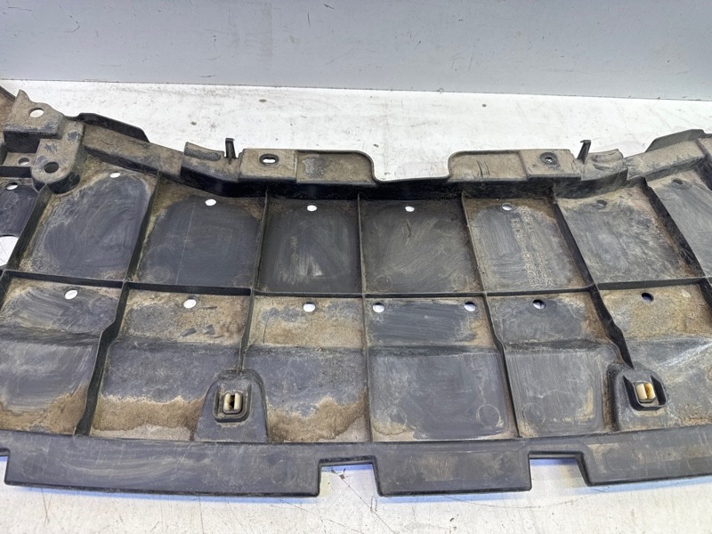 Пыльник двигателя