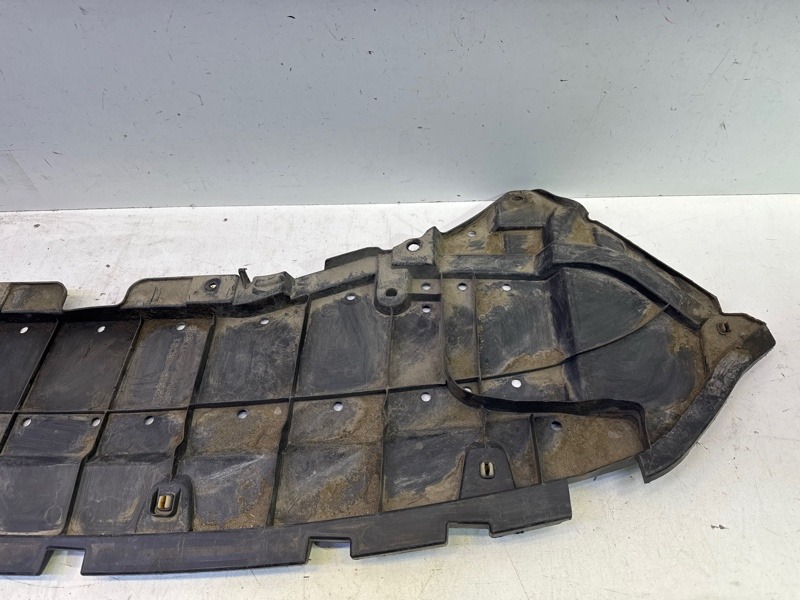 Пыльник двигателя