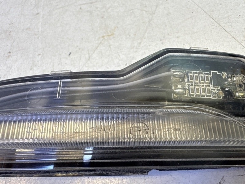 Повторитель на крыло правый