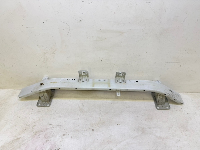 Усилитель переднего бампера