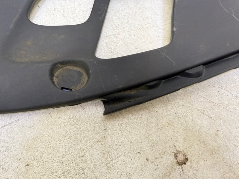 Кузовной элемент