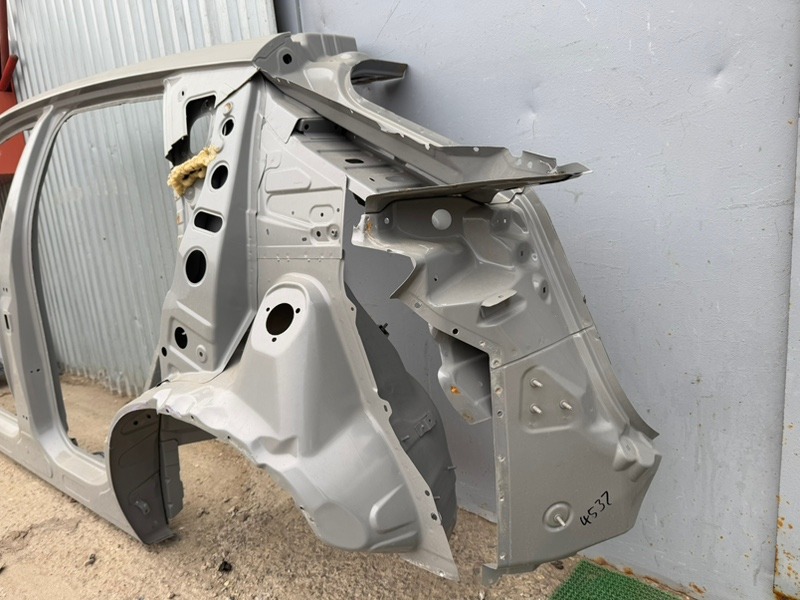 Кузовной элемент