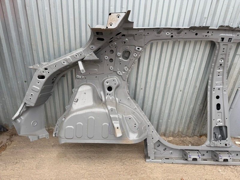 Кузовной элемент