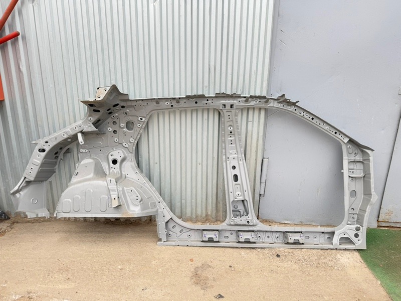 Кузовной элемент