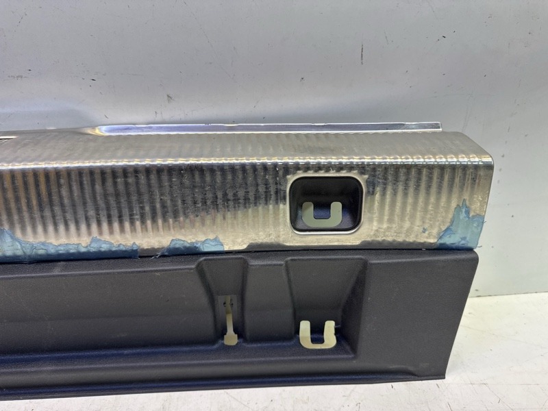 Обшивка багажника