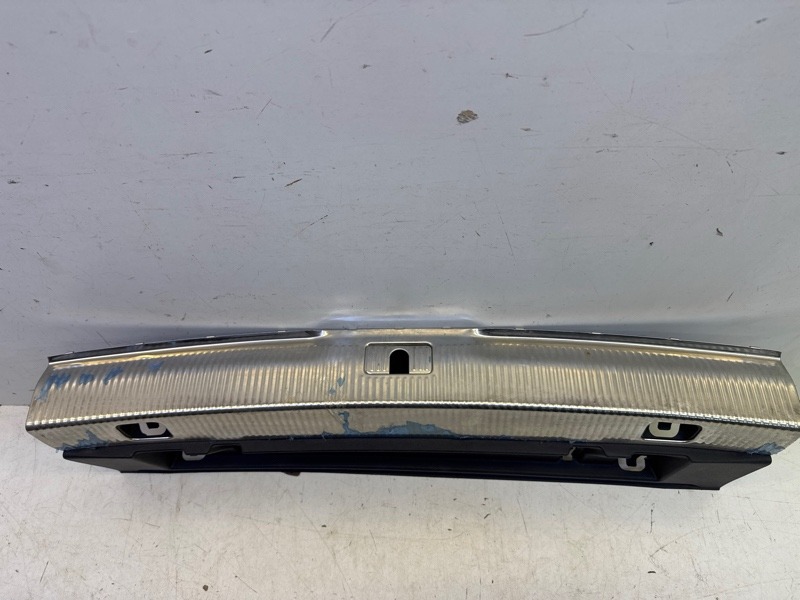 Обшивка багажника