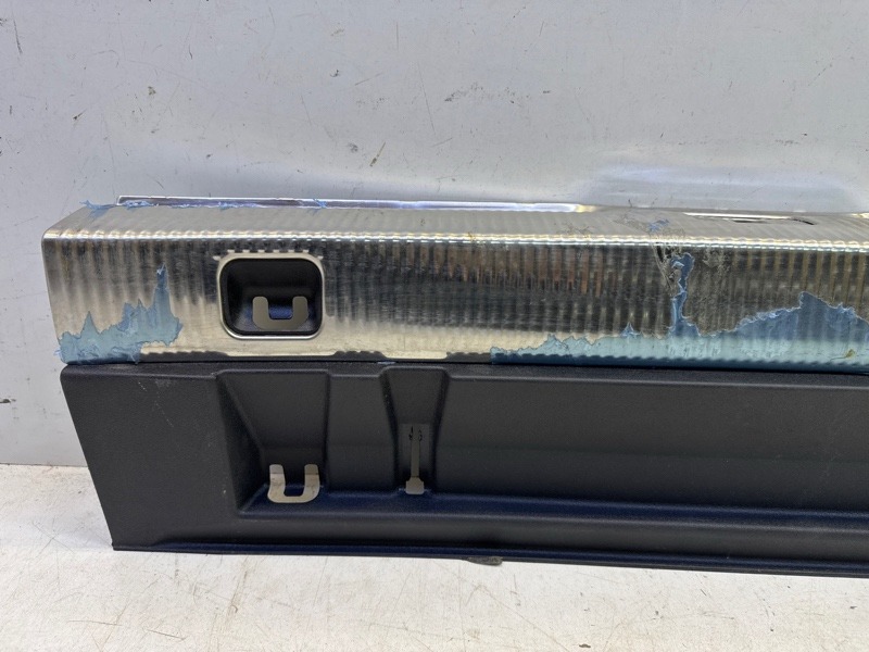 Обшивка багажника