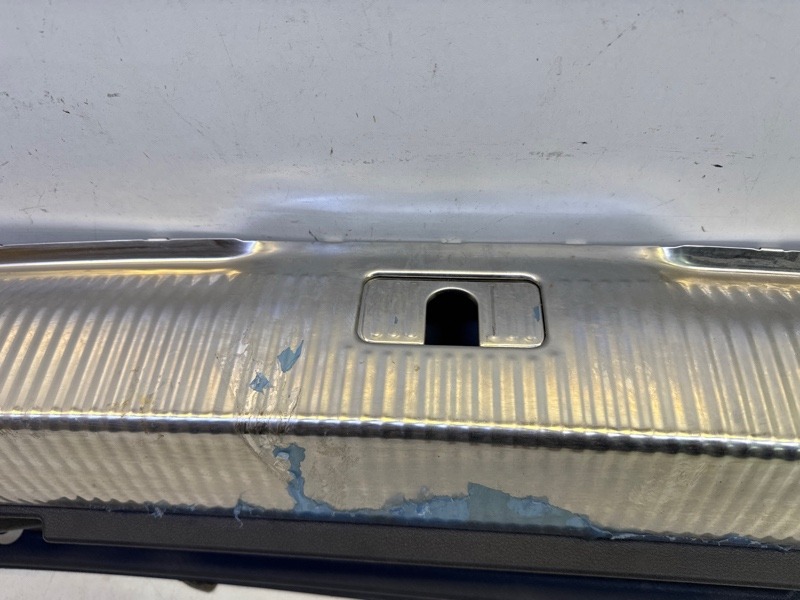 Обшивка багажника