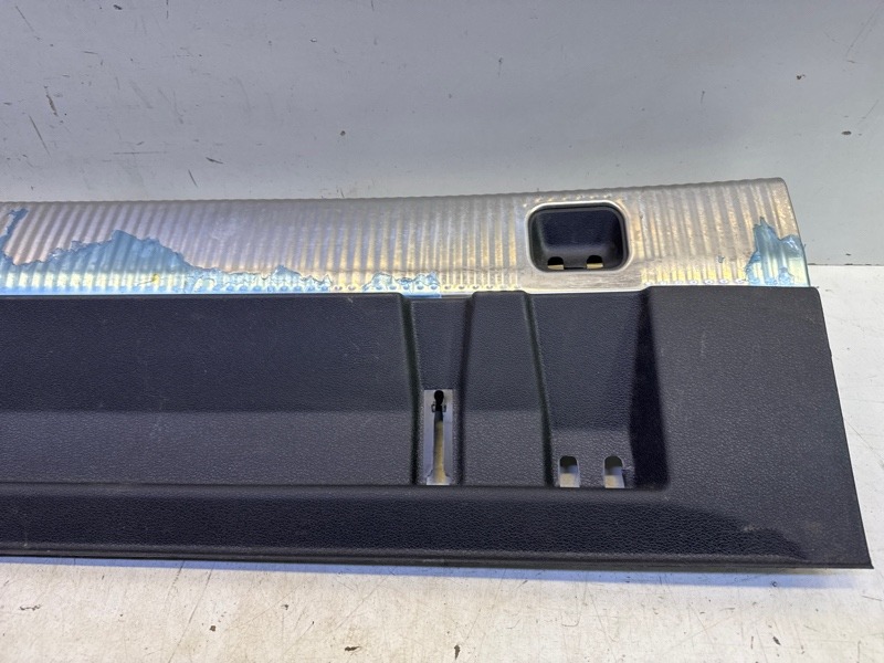 Обшивка багажника